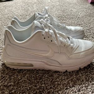 White nike air max 90